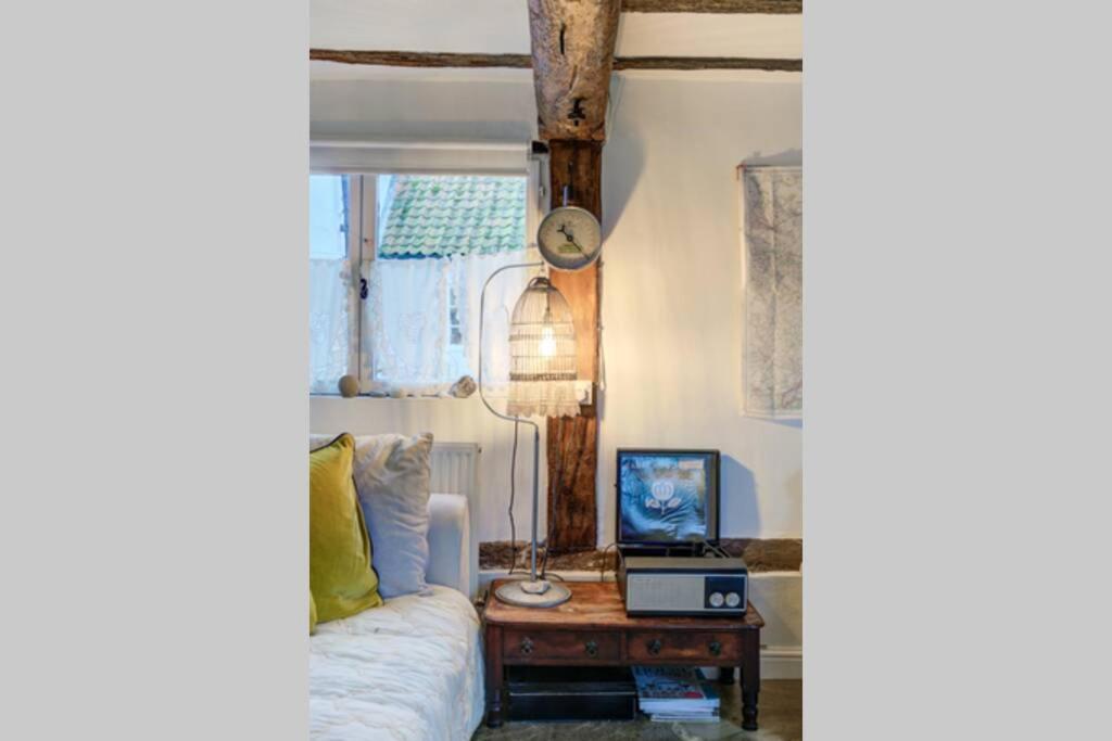 The Dairy, One Bedroom Cottage In A 15Th Century Farmhouse Parham Zewnętrze zdjęcie